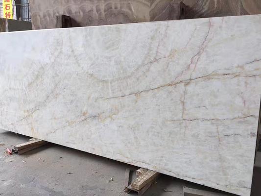Il marmo di onyx bianco dell'OEM con Brown cachi venato la lastra delle mattonelle/lastra di marmo del controsoffitto