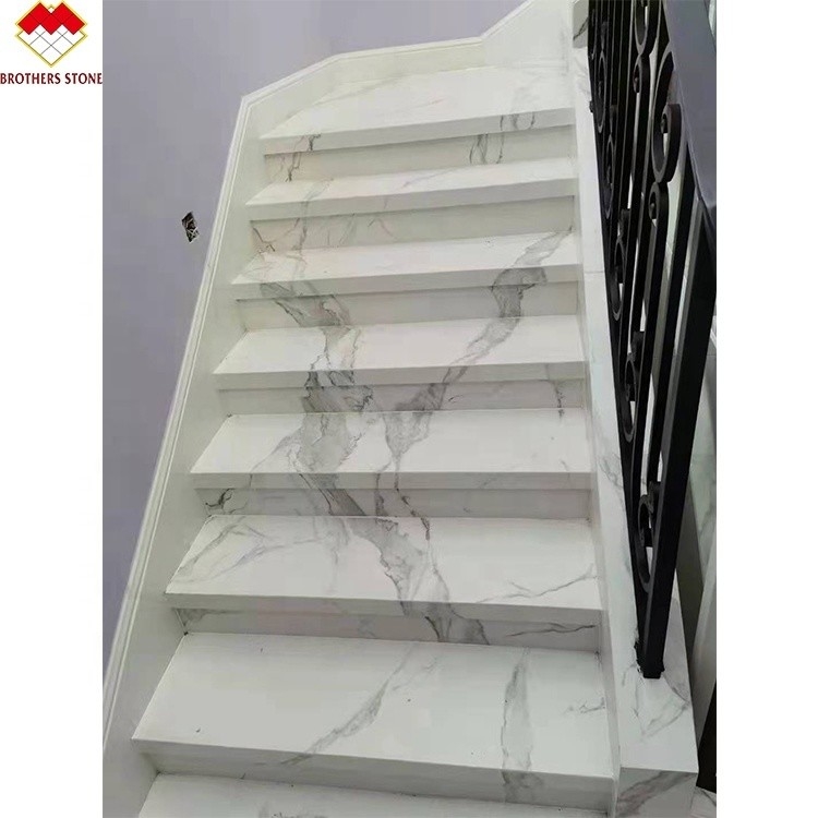 2800*600mm 1200*3600mm Dimensioni standard Piastrelle per pavimenti per scale Materiale da costruzione