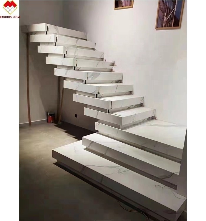 Scala di porcellana sottile fatta con finitura di superficie lucidata o opaca su misura