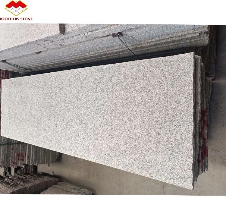 Granito cinese di lusso Granito bianco in alluminio tagliato su misura lastre di fiamme per pavimenti scale