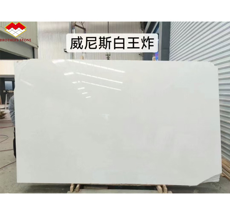 Piastrelle di marmo bianco italiano lucidato di alta qualità marmo bianco veneziano dimensioni personalizzate per il design del pavimento